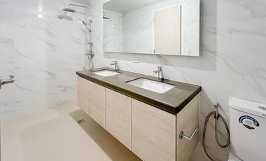 Skyline Sanctuary with a View to Remember