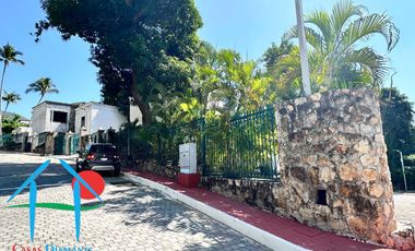 Vista parcial al mar, jardín privado, terraza y cuarto de servicio