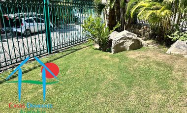 Vista parcial al mar, jardín privado, terraza y cuarto de servicio