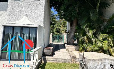 Vista parcial al mar, jardín privado, terraza y cuarto de servicio