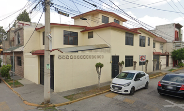 Casa en venta en Paseos de Santa Maria, Cuautitlán, Estado de México JP.