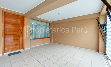 SE VENDE DEPA 1ER PISO EN CONDOMINIO LA ESTANCIA POCOLLAY. SEGURO, EN UNA DE LAS MEJORES ZONAS RESIDENCIALES, 03 HAB. 03 BAÑOS COMPLETOS Y UN GARAJE.