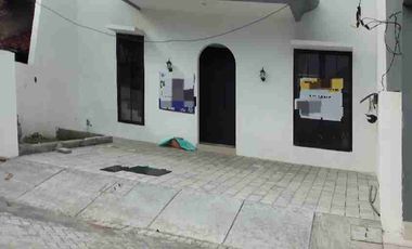 Jual Rumah Mewah 

Perum Pondok Mutiara
Sidoarjo Kota

Luas 96m2 ( 8x12 ) 
LB 110m2 ( 2 Lantai )
KT 4 KM 3
Hadap selatan
PLN Token 2200
Air PDAM
Row jln 8m
Surat SHM IMB

*Turun Harga 1.5 Miliar*
Cash / KPR