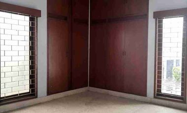 Di sewakan rumah besar dengan harga yang tidak besar di jakarta selatan