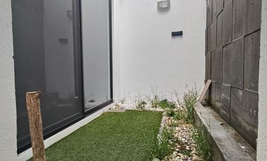 Renta de casa Cañadas Bosque, Morelia, incluye mantenimiento y agua