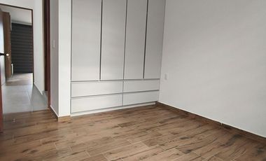 Renta de casa Cañadas Bosque, Morelia, incluye mantenimiento y agua