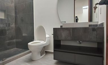 Renta de casa Cañadas Bosque, Morelia, incluye mantenimiento y agua