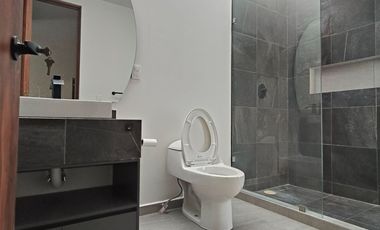 Renta de casa Cañadas Bosque, Morelia, incluye mantenimiento y agua