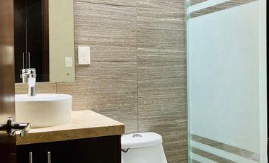 Casa de lujo amueblada 3 recámaras + estudio en Zona Plateada Pachuca