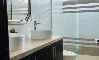 Casa de lujo amueblada 3 recámaras + estudio en Zona Plateada Pachuca