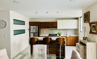 Casa de lujo amueblada 3 recámaras + estudio en Zona Plateada Pachuca