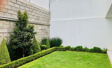 Casa de lujo amueblada 3 recámaras + estudio en Zona Plateada Pachuca