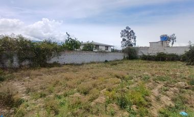 Terreno Plano de 667 m2, en Calderón, Sector Colegio Municipal del Milenio