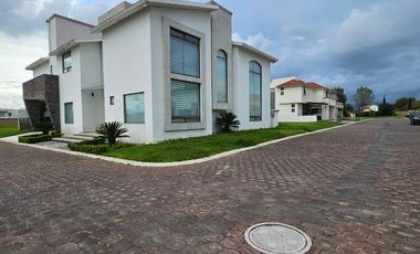 Renta de casa amueblada en Calimaya