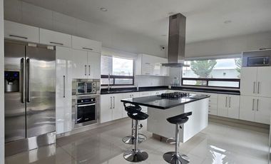 Renta de casa amueblada en Calimaya