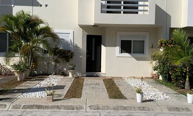 CASA EN VENTA QUINTAS ALMENA EN CANCUN