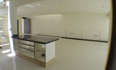 CASA EN VENTA EN RUSCELLO