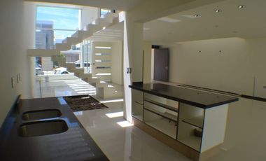 CASA EN VENTA EN RUSCELLO