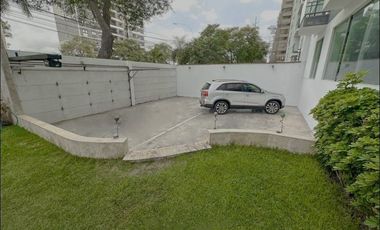 Departamento espectacular 714m2. Piscina, Jardín, 10Estac. San Isidro