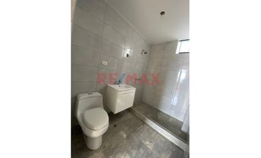 Se Vende Amplio Departamento - Ate
