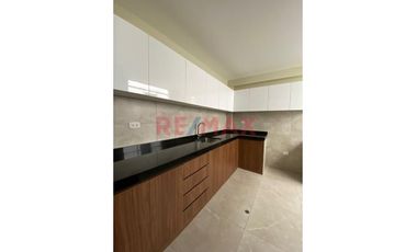 Se Vende Amplio Departamento - Ate