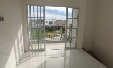 Rumah Cluster mewah 2 lantai,  murah, siap huni, 1 menit ke rumah sakit awal bros hangtuah