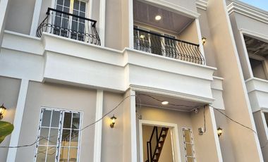Rumah Cluster mewah 2 lantai,  murah, siap huni, 1 menit ke rumah sakit awal bros hangtuah