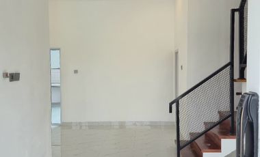 Rumah Cluster mewah 2 lantai,  murah, siap huni, 1 menit ke rumah sakit awal bros hangtuah