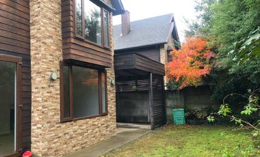 Se vende casa en condominio en Isla teja