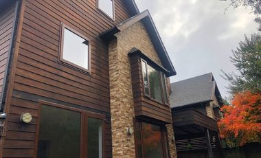 Se vende casa en condominio en Isla teja