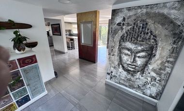 Residencia Impecable en Venta – Espacios Amplios, Gran Jardín, Terrazas y Acabados de Lujo