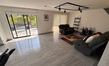 Residencia Impecable en Venta – Espacios Amplios, Gran Jardín, Terrazas y Acabados de Lujo