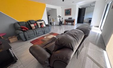 Residencia Impecable en Venta – Espacios Amplios, Gran Jardín, Terrazas y Acabados de Lujo