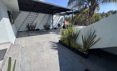 Residencia Impecable en Venta – Espacios Amplios, Gran Jardín, Terrazas y Acabados de Lujo