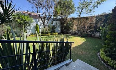 Residencia Impecable en Venta – Espacios Amplios, Gran Jardín, Terrazas y Acabados de Lujo