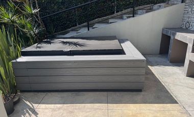 Residencia Impecable en Venta – Espacios Amplios, Gran Jardín, Terrazas y Acabados de Lujo