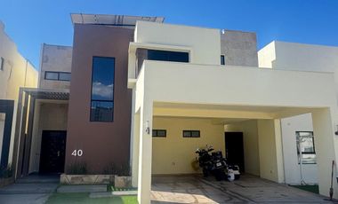 LUJO, CONFORT Y ESTILO - CASA EN RENTA ALTARIA 4