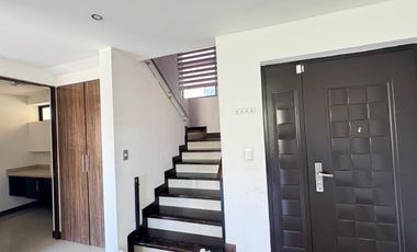 LUJO, CONFORT Y ESTILO - CASA EN RENTA ALTARIA 4