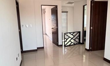 LUJO, CONFORT Y ESTILO - CASA EN RENTA ALTARIA 4