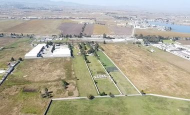 Terreno industrial en venta en Toluca a un lado de la caseta el Dorado