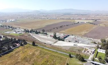 Terreno industrial en venta en Toluca a un lado de la caseta el Dorado