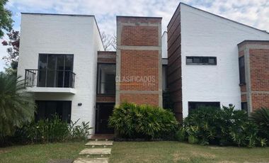 VENTA CASA EN PANCE CALI CONDOMINIO BOSQUES DEL LAGO