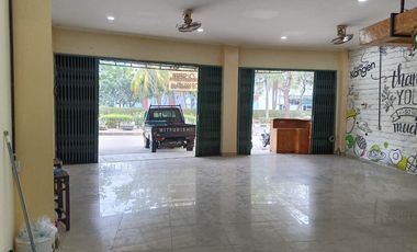 Disewakan Ruko Gandeng 3,5 Lantai Granit di Daan Mogot Baru Jakarta Barat