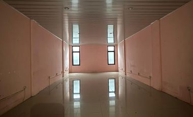 Disewakan Ruko Kemang Pratama, 2 Lantai, Luas 200m2, Parkir Luas, Lokasi Strategis, Keamanan 24 Jam, 2km Menuju Pakuwon Mall Bekasi, Kota Bekasi