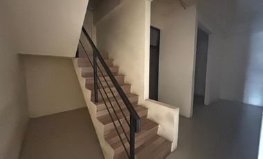 Disewakan Ruko Kemang Pratama, 2 Lantai, Luas 200m2, Parkir Luas, Lokasi Strategis, Keamanan 24 Jam, 2km Menuju Pakuwon Mall Bekasi, Kota Bekasi