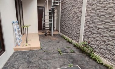 Rumah Semi Furnish Ada Ac Tiap Kamar Disewakan di Cluster Btari Summarecon