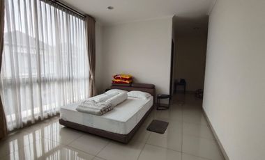 Rumah Semi Furnish Ada Ac Tiap Kamar Disewakan di Cluster Btari Summarecon