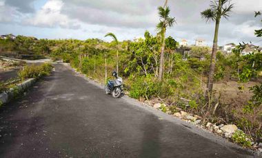 tanah 73,50 are nett 275 juta per are  di GWK Ungasan