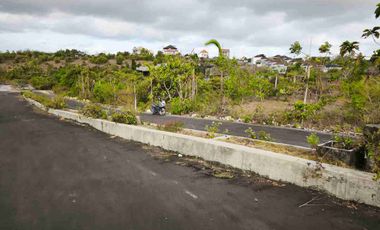 tanah 73,50 are nett 275 juta per are  di GWK Ungasan