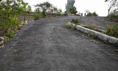 tanah 73,50 are nett 275 juta per are  di GWK Ungasan